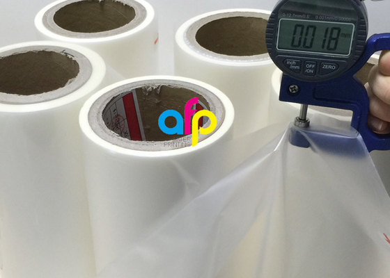 PET BOPP ฟิล์มลามิเนตม้วนฐานหลายอัดขึ้นรูปม้วนความร้อนลามิเนตที่ชัดเจน