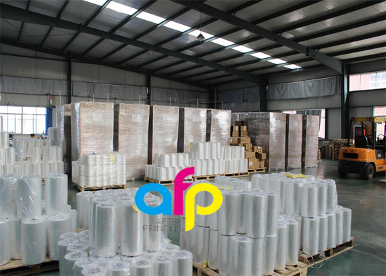 ศูนย์บรรจุหีบห่อที่ไม่สม่ำเสมอ POF Polyolefin Shrink Film สำหรับบรรจุภัณฑ์