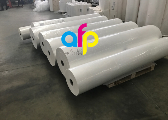 ฟิล์มเคลือบคุณภาพสูงเคลือบฟิล์มความร้อน Bopp สีขาวสำหรับกระดาษ / กระดาษแข็ง