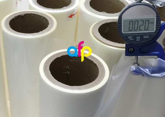 15 Mic - 30 Mic เคลือบฟิล์มเคลือบ 300m - 4000m ความยาวม้วนอนุมัติ SGS