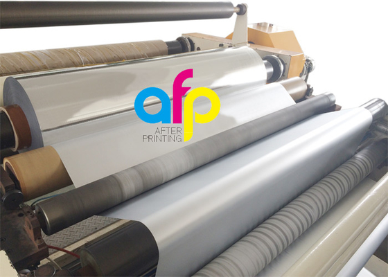การพิมพ์ออฟเซตฟิล์มโพลีเอสเตอร์สีเงิน Metalized ทั้งสองข้างได้รับการรักษาโคโรน่าสูง